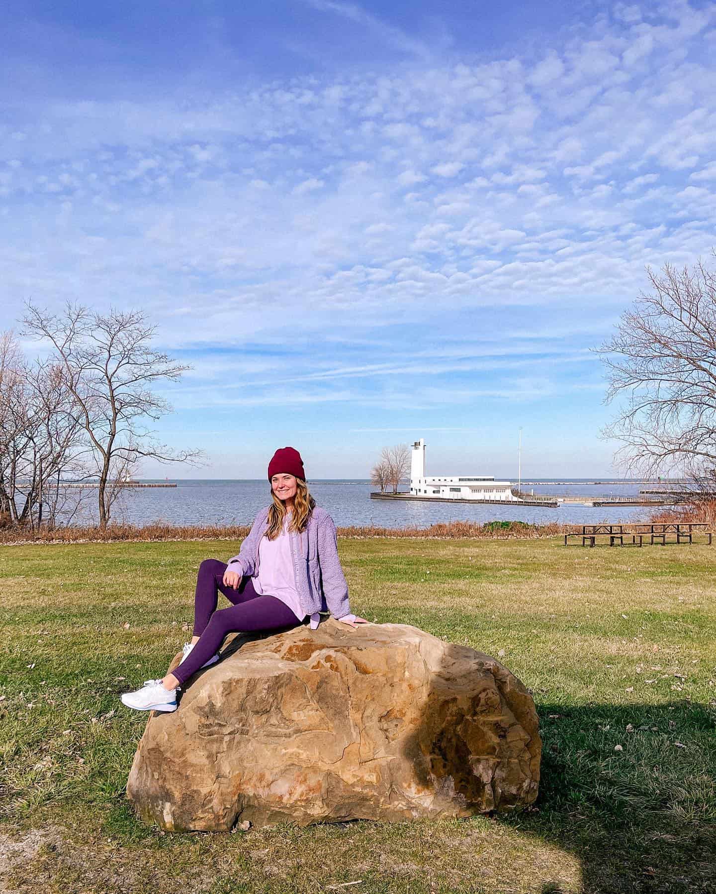 💜 Afternoon walks to Lake Erie 💜  Today we took a walk from our place in Ohio City down to Wendy Park and it was so nice to enjoy the sunshine and get out of the house. I’m wearing my new @athleta outfit I picked up from @crockerpark the other day and it is seriously the most comfy outfit I’ve worn in a long time! #AthletaCP  I’m wearing the Ultra High Rise Elation Tight and Coaster Luxe Sweatshirt here and I’m obviously obsessed with the purple colors!  Stop in to @athleta in @crockerpark if you need any last minute gifts - they have an amazing list of their Top 10 Gifts to give this year and the workers are all so kind and lovely every time I visit. They’ll help you pick out the perfect gift (or help you shop for yourself 😜). Check out my stories for more Athleta gift ideas and some links. 🥰  #complimentary #powerofshe #athleta #clevelandbloggers #clevelandmetroparks #thisiscle